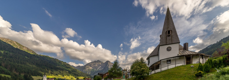 Evang.-Luth. Kreuzkirche Hirschegg